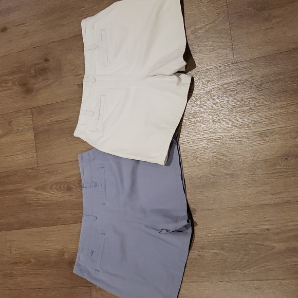 2 pair of G.H Bass & Co. Shorts - Picture 2 of 3